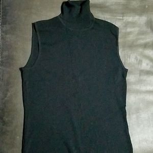 Finnity Woman's  sweater shirt